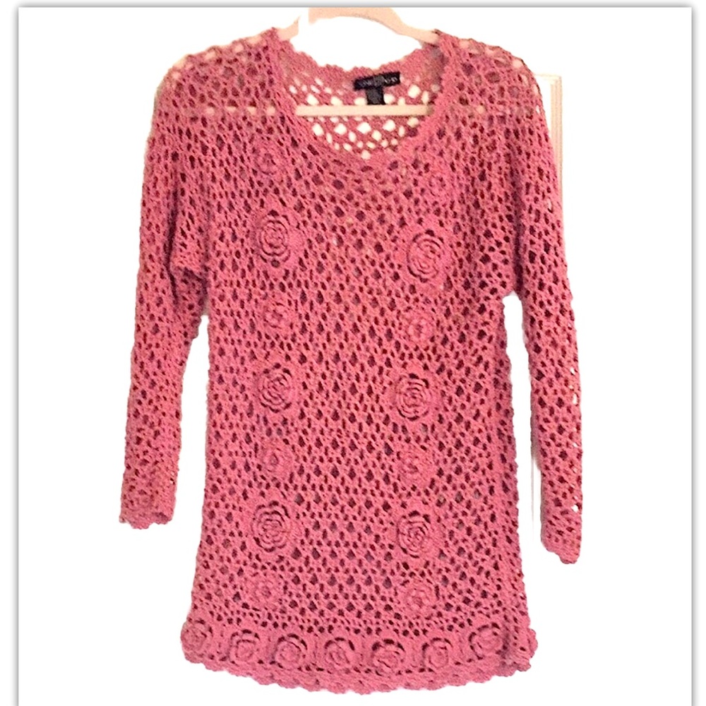 Pink Open Crochet Long Sleeve popover Tunic Top Embroidered Roses size Small